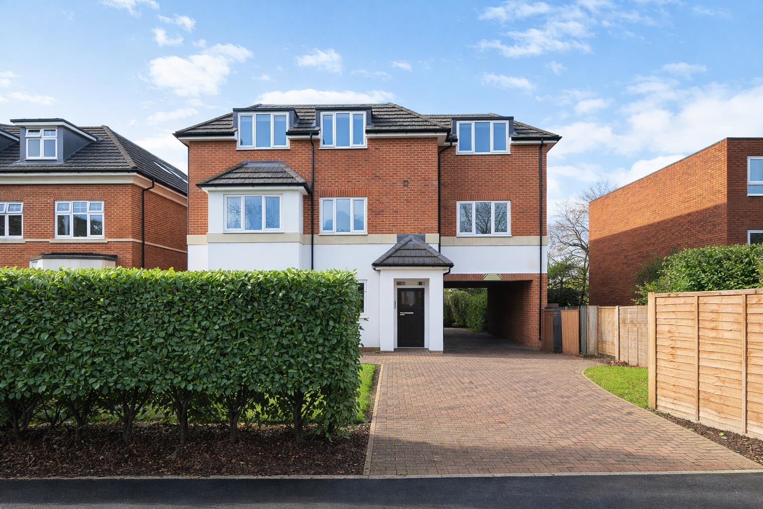 2 bed property in Albion Road, Sutton